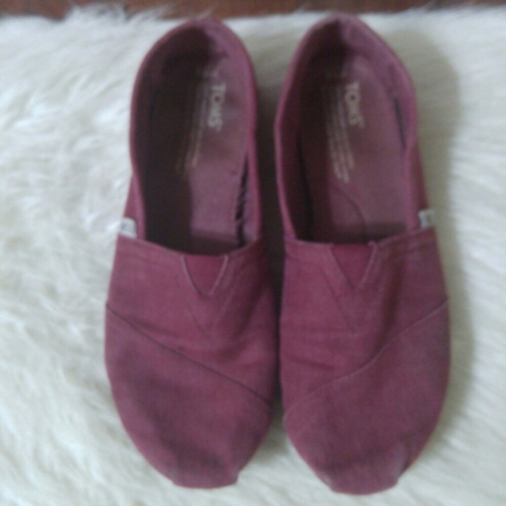 Burgundy/maroon canvas Toms size 7.5 - Picture 2 of 6